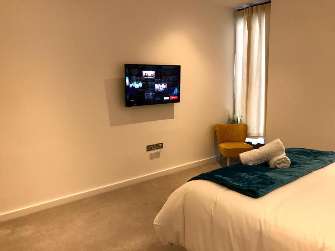 Maplewood Luxurious One-Bed Flat With Free Parking Hotel St Albans Bagian luar foto