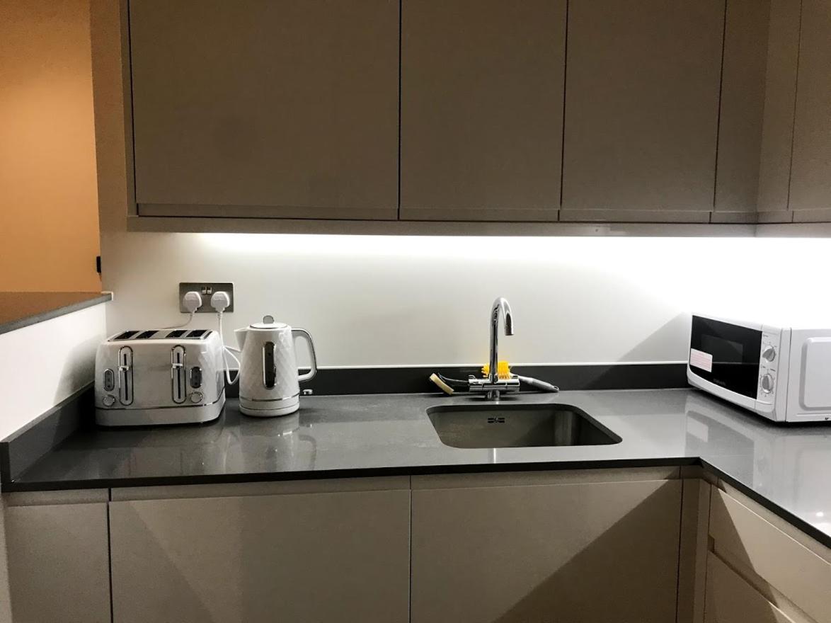 Maplewood Luxurious One-Bed Flat With Free Parking Hotel St Albans Bagian luar foto
